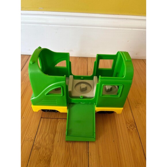 Fisher Price Incomplete Little People Friendly Passengers Train Green - Picture 2 of 5